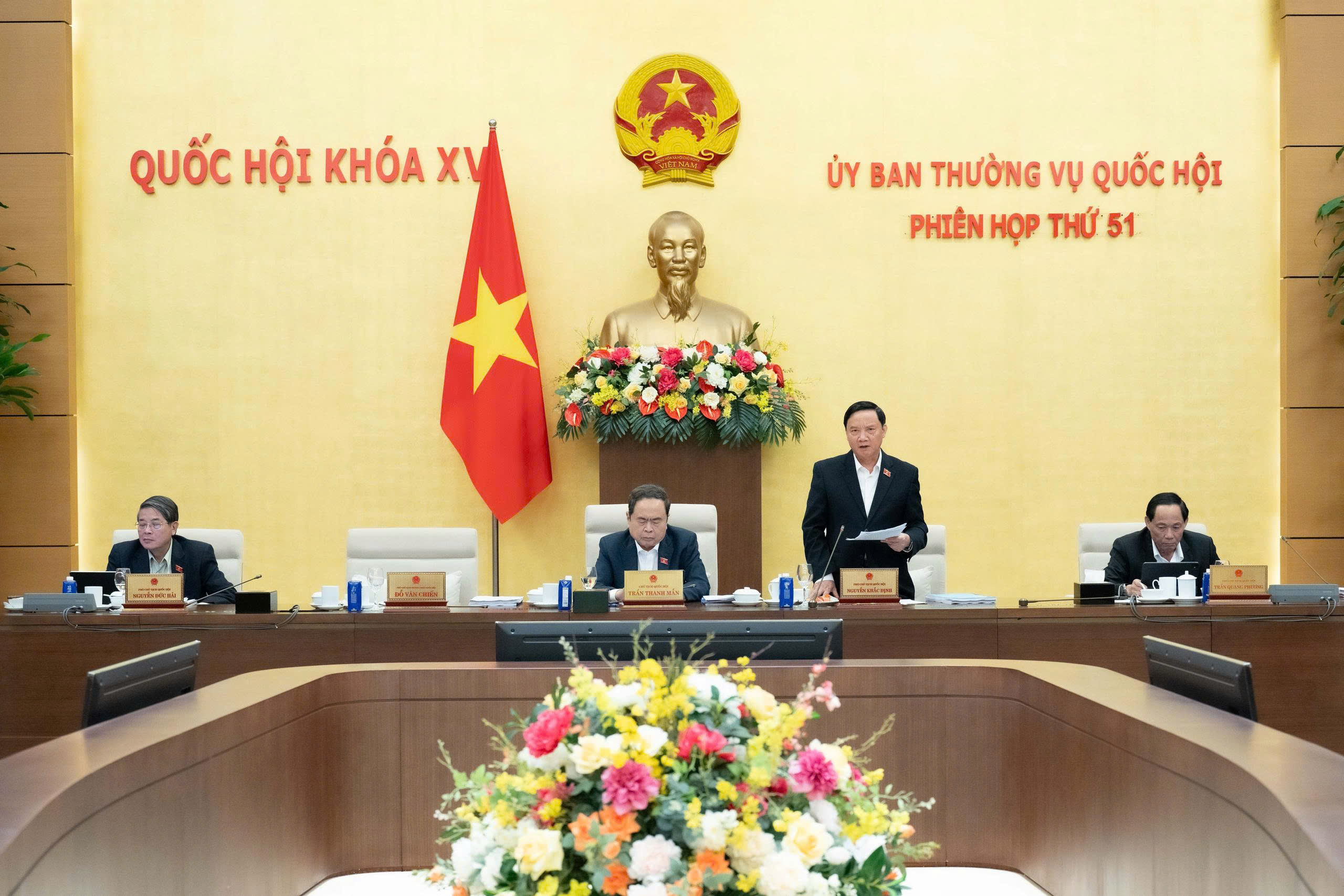 Ủy ban Thường vụ Quốc hội phê chuẩn nhân sự TP.HCM, Cao Bằng, Quảng Trị- Ảnh 1.