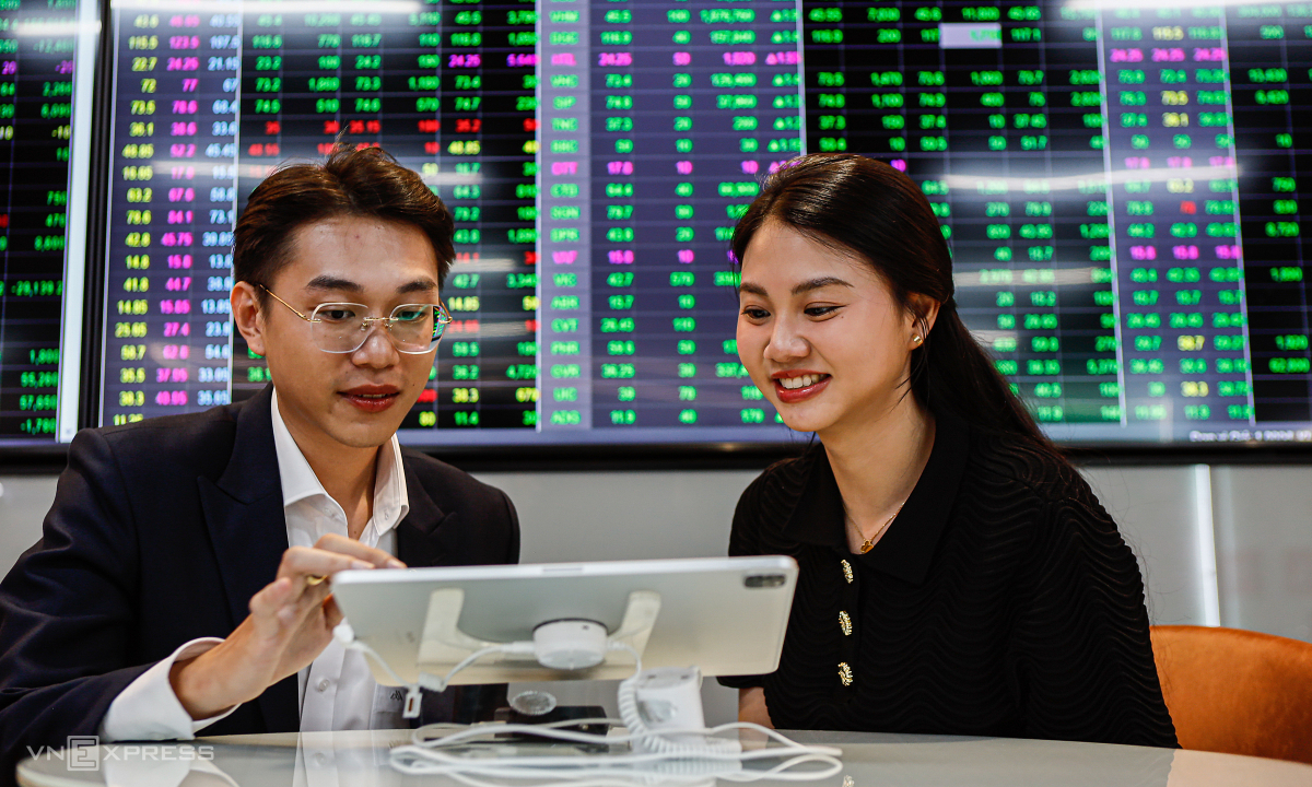 VN Index tang tron 10 diem phien cuoi nam