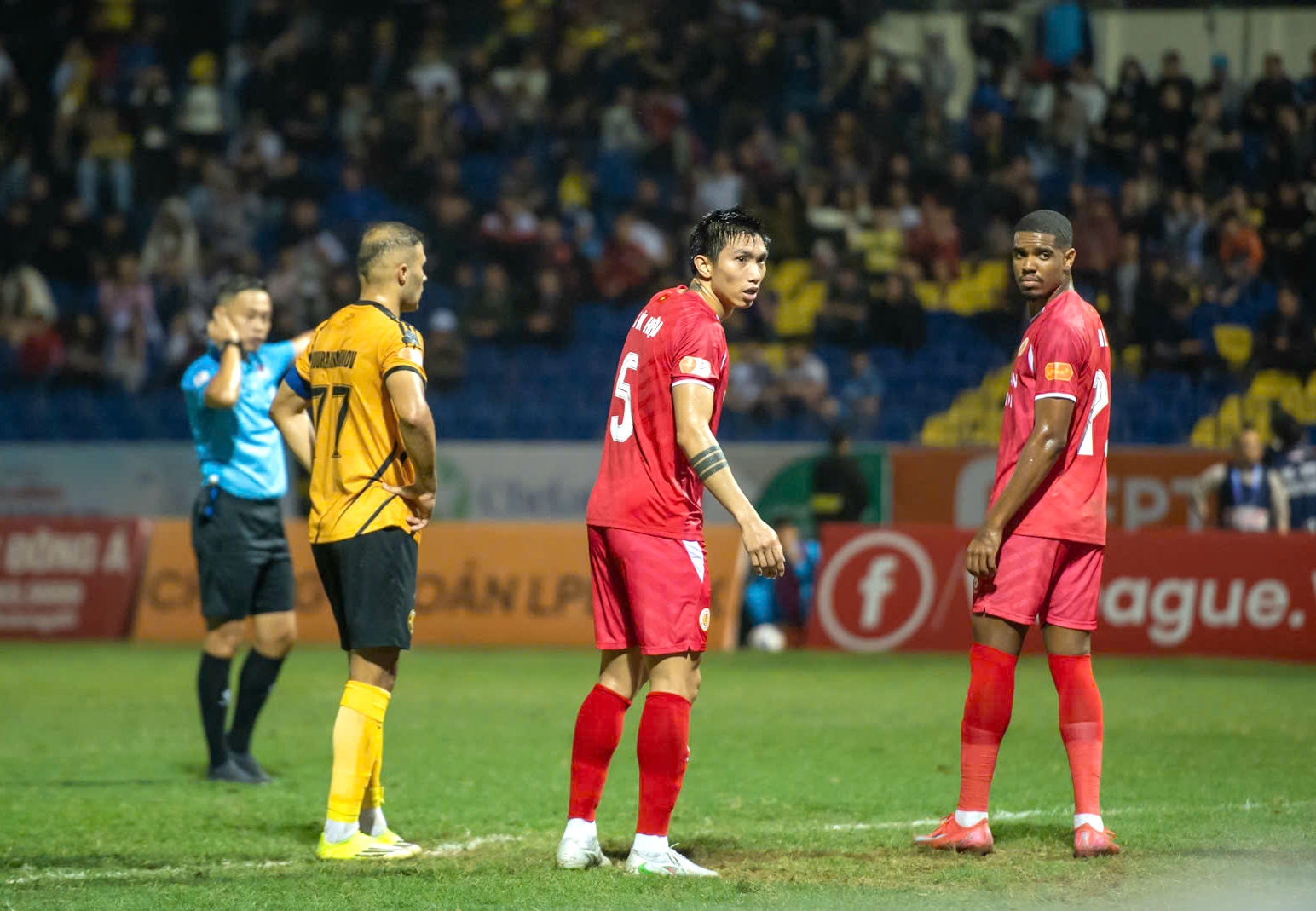 Văn Hậu tỏa sáng, đội tuyển Việt Nam sẽ sở hữu hàng thủ trong mơ- Ảnh 1. Văn Hậu tỏa sáng, đội tuyển Việt Nam sẽ sở hữu hàng thủ trong mơ- Ảnh 1.