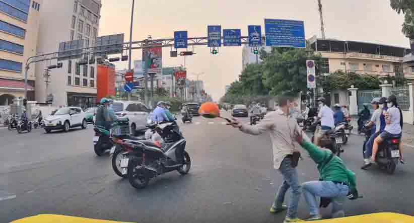 Văn hóa ứng xử phải rèn mỗi ngày- Ảnh 1.