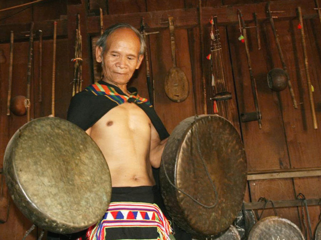 Vật thiêng của làng: Bí ẩn chiêng Nỉ- Ảnh 1. Vật thiêng của làng: Bí ẩn chiêng Nỉ- Ảnh 1.