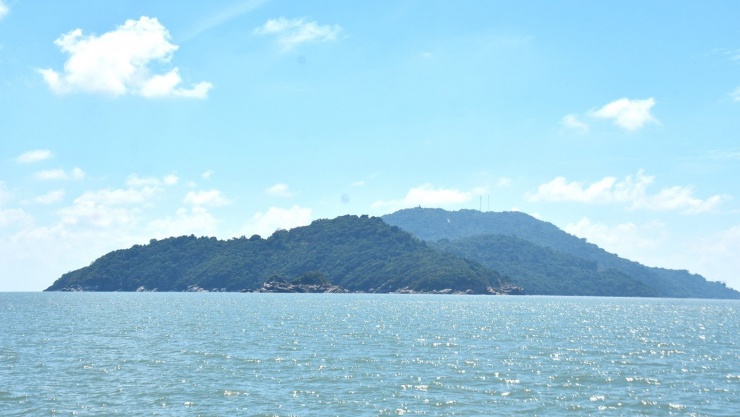 Vẻ đẹp hoang sơ, kiêu hãnh của Hòn Khoai 1 Vẻ đẹp hoang sơ, kiêu hãnh của Hòn Khoai - 1