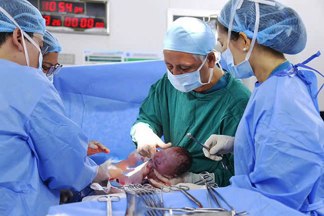 'Vẽ lại' thế trận y tế ở siêu đô thị TP.HCM 1 y tế - Ảnh 1.