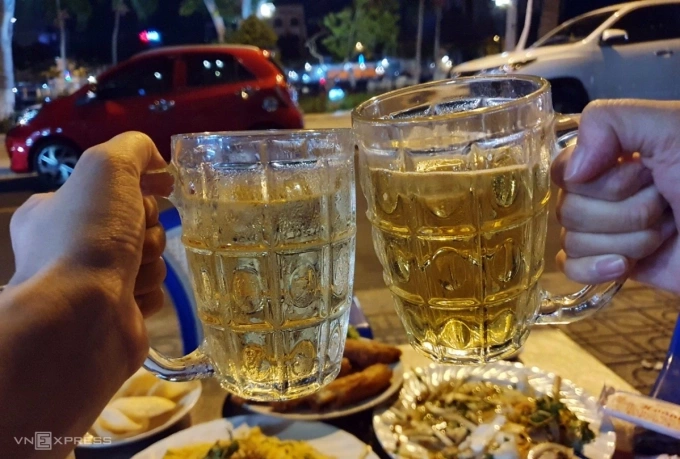 Lạm dụng rượu bia gây hại đến tất cả bộ phận trong cơ thể. Ảnh: Thư Anh