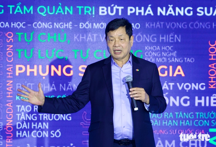 Vì sao khối ngoại đột ngột bán ròng 2.589 tỉ đồng cổ phiếu FPT chỉ sau 2 phiên? - Ảnh 1.