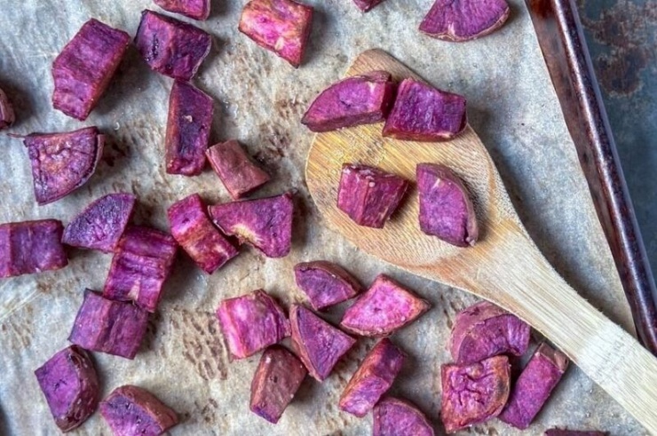 Việt Nam có thứ củ màu tím giá rẻ bèo, bổ dưỡng đủ đường lại ngừa cả ung thư 1 Khoai lang tím dễ tìm ở chợ Việt lại tốt cho sức khỏe. (Ảnh minh họa:VietNamNet)