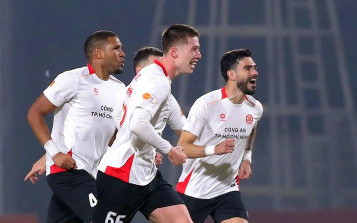 Việt kiều Khoa Ngô: Khoác áo U23 hay tuyển Việt Nam là giấc mơ - Ảnh 7.