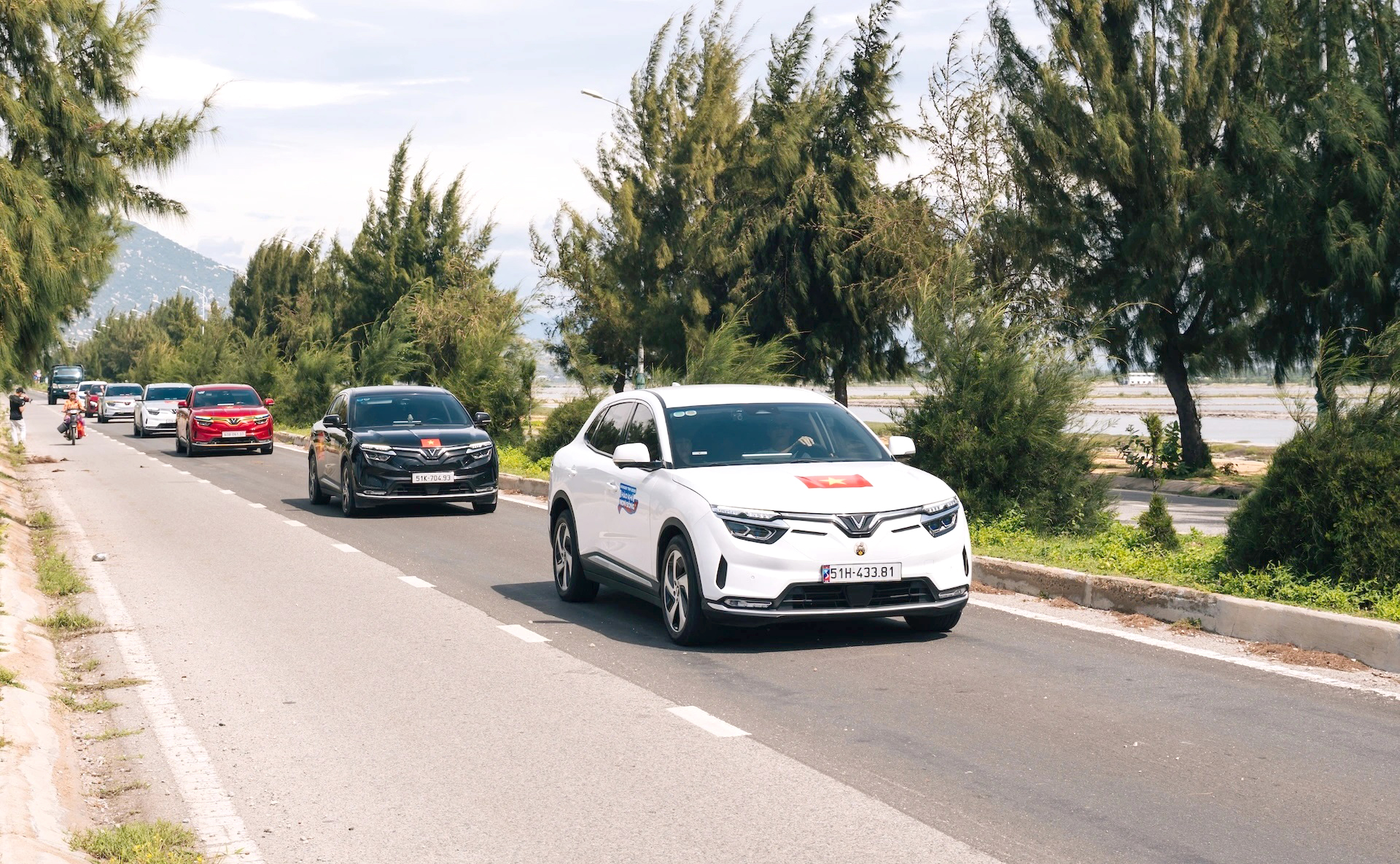 VinFast lì xì tết 'siêu khủng', miễn phí tới 3 năm sạc xe- Ảnh 1.