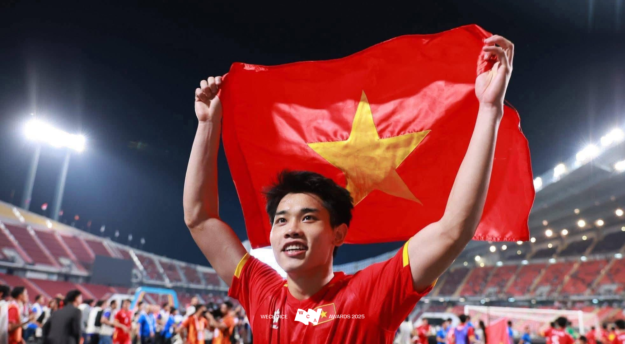 Viral ảnh Đình Bắc bất ngờ xuất hiện ở trụ sở Công an xã- Ảnh 2.