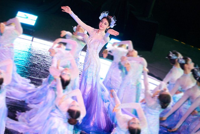 Địch Lệ Nhiệt Ba Địch Lệ Nhiệt Ba