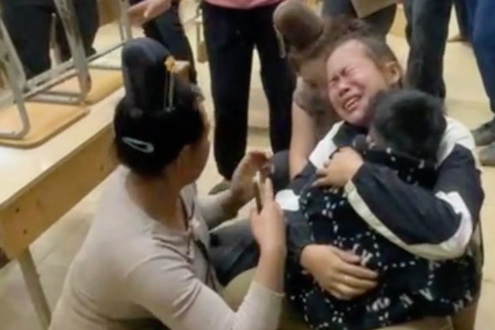 Vụ học sinh bị nhốt trong lớp đến đêm ở Sơn La: Tạm đình chỉ giáo viên - 1