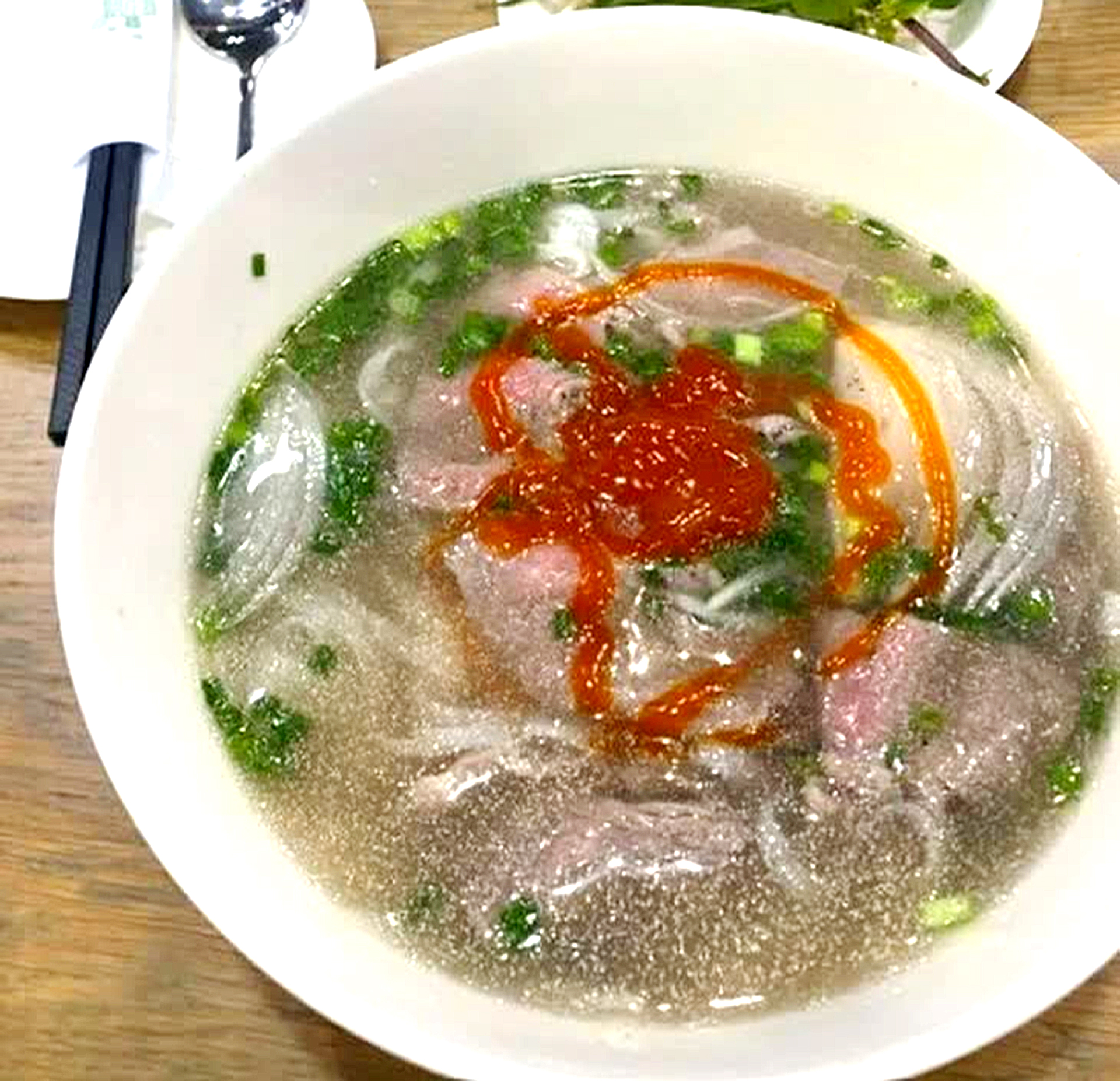 Vụ tô phở 346.000 đồng ở sân bay Cam Ranh: Hé lộ doanh nghiệp vốn 1.000 tỉ phía sau - Ảnh 1.