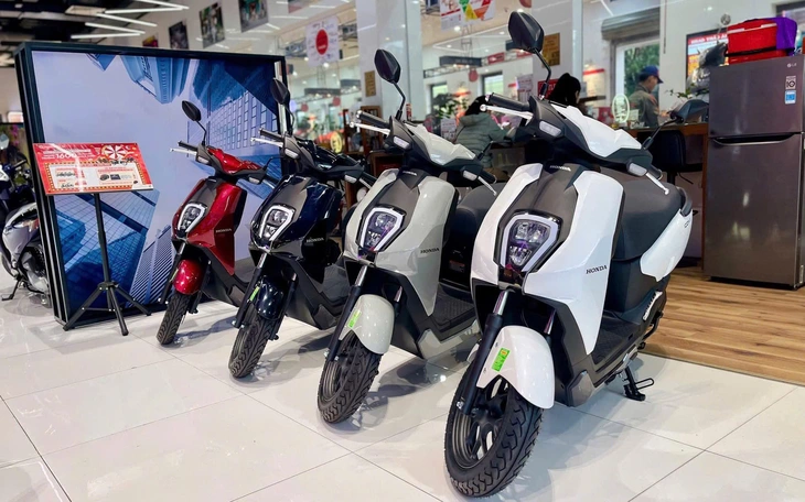 Honda ICON e: được khuyến mãi chính hãng nhưng đại lý còn giảm khủng gấp đôi: Giá thực tế rẻ hơn Wave nếu chấp nhận kiểu trả phí này- Ảnh 2. Honda ICON e: - Ảnh 1.