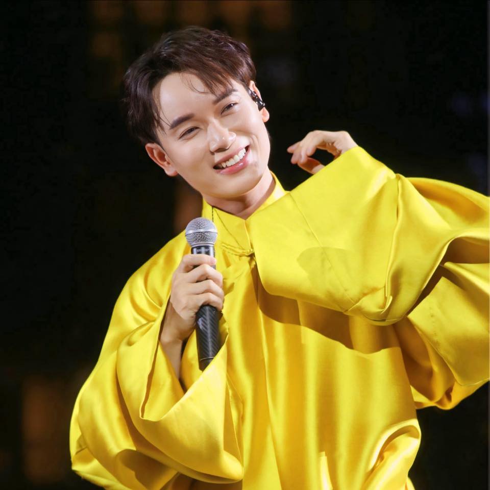 Xôn xao hình ảnh Trúc Nhân được Công an áp giải, Cục Cảnh sát nhắc tên - Cả MXH 