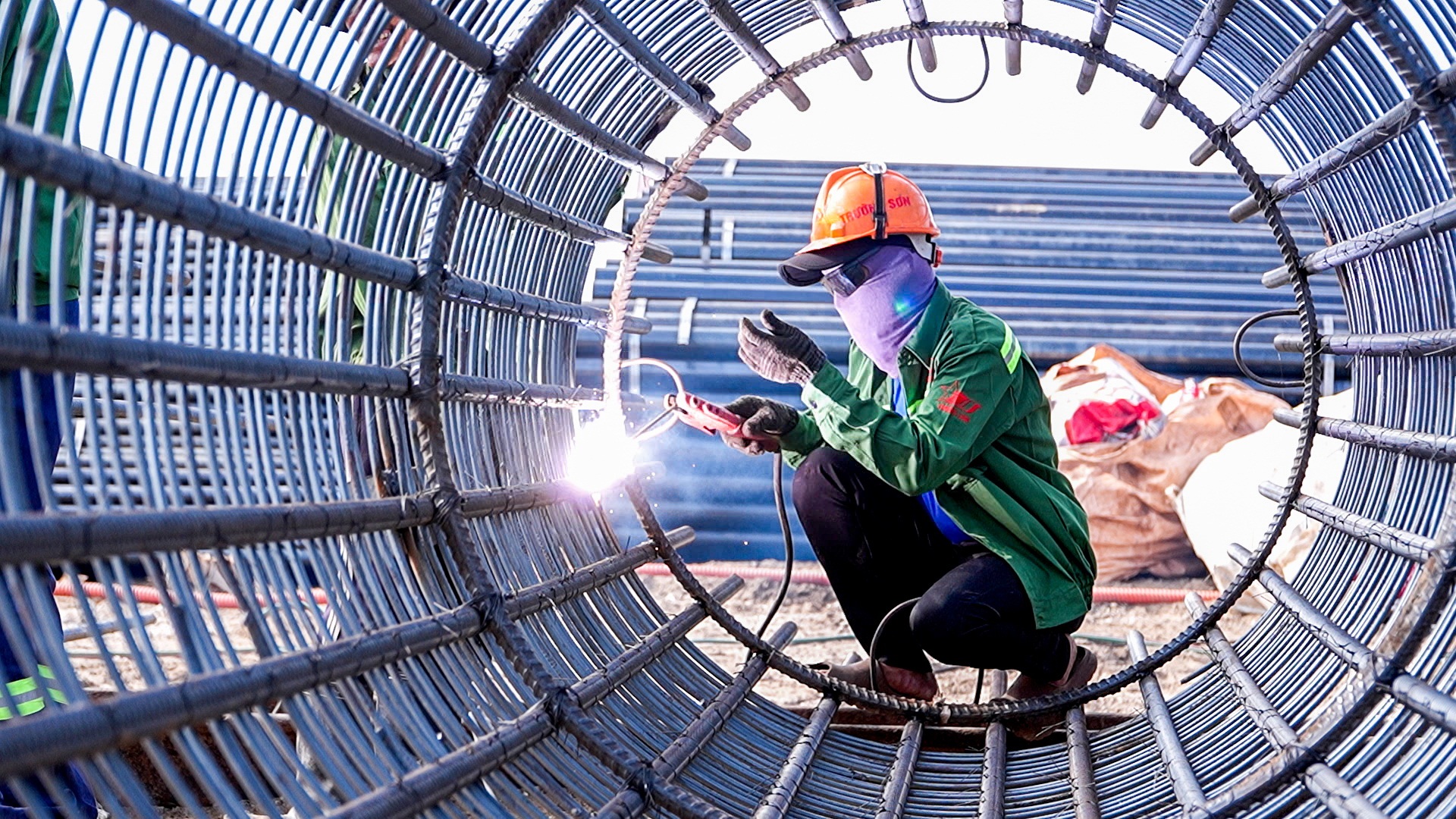 'Xông đất' những công trình ra đảo Hòn Khoai 2 'Xông đất' những công trình ra đảo Hòn Khoai - Ảnh 2.