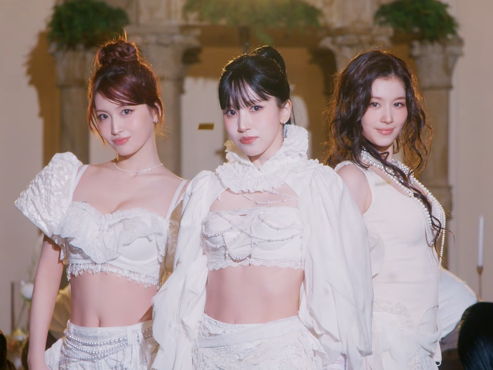 Showbiz có 3 mỹ nhân visual như tiên hạ phàm: Xuất hiện là hot, cần bảo tồn nhan sắc này ngay- Ảnh 3. Showbiz có 3 mỹ nhân visual như tiên hạ phàm: Xuất hiện là hot, cần bảo tồn nhan sắc này ngay- Ảnh 3.