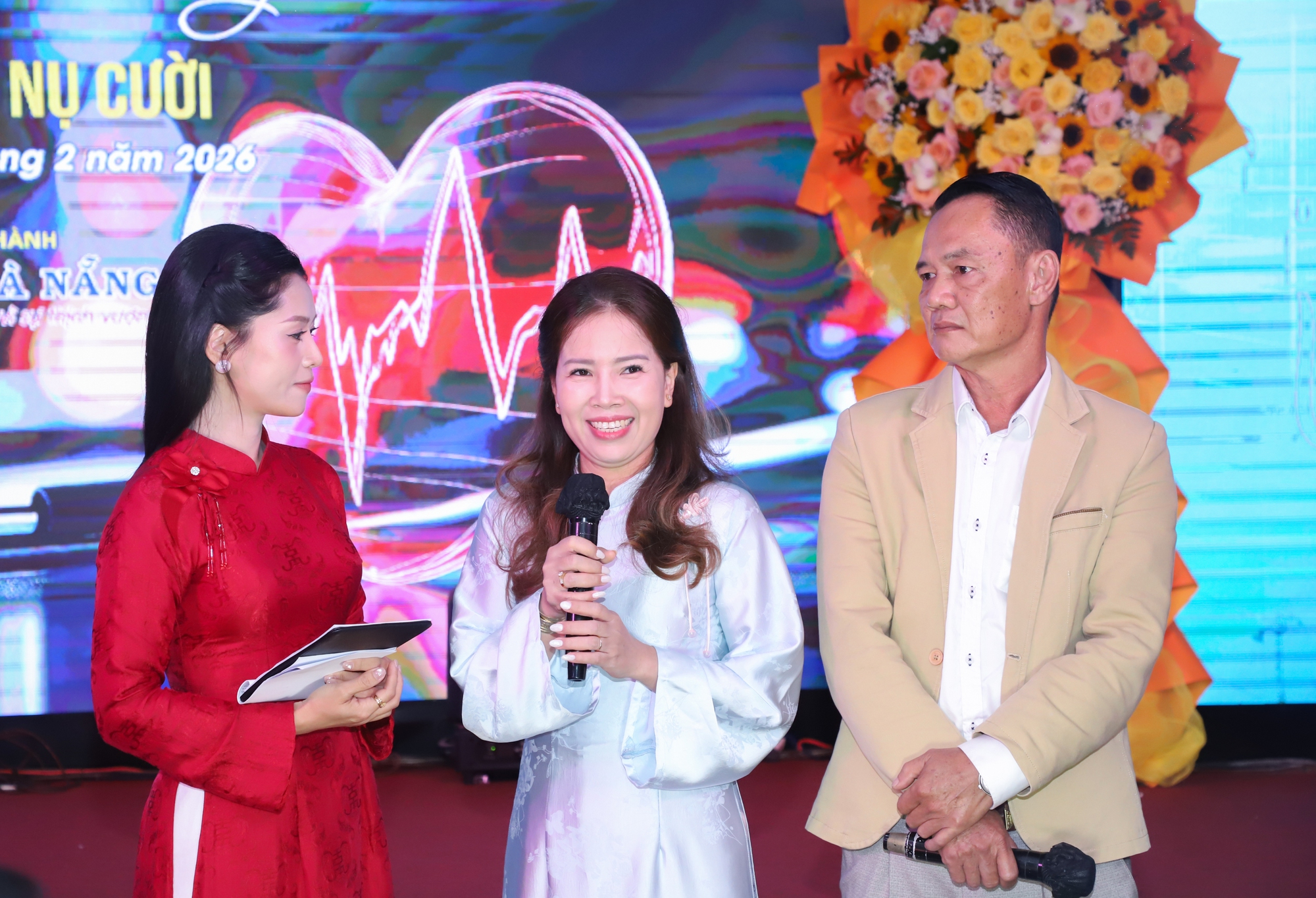 Đà Nẵng: Xúc động chuyện vợ hiến gan cứu chồng thoát 'án tử' ung thư- Ảnh 1.