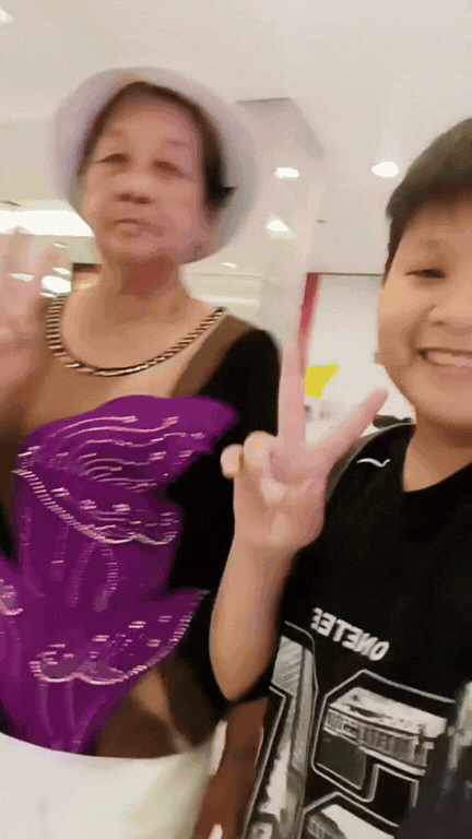 Xúc động cú lừa ngọt ngào của nam sinh An Giang, dùng hợp đồng quảng cáo ảo đưa ông bà đi tận hưởng tuổi già- Ảnh 1.