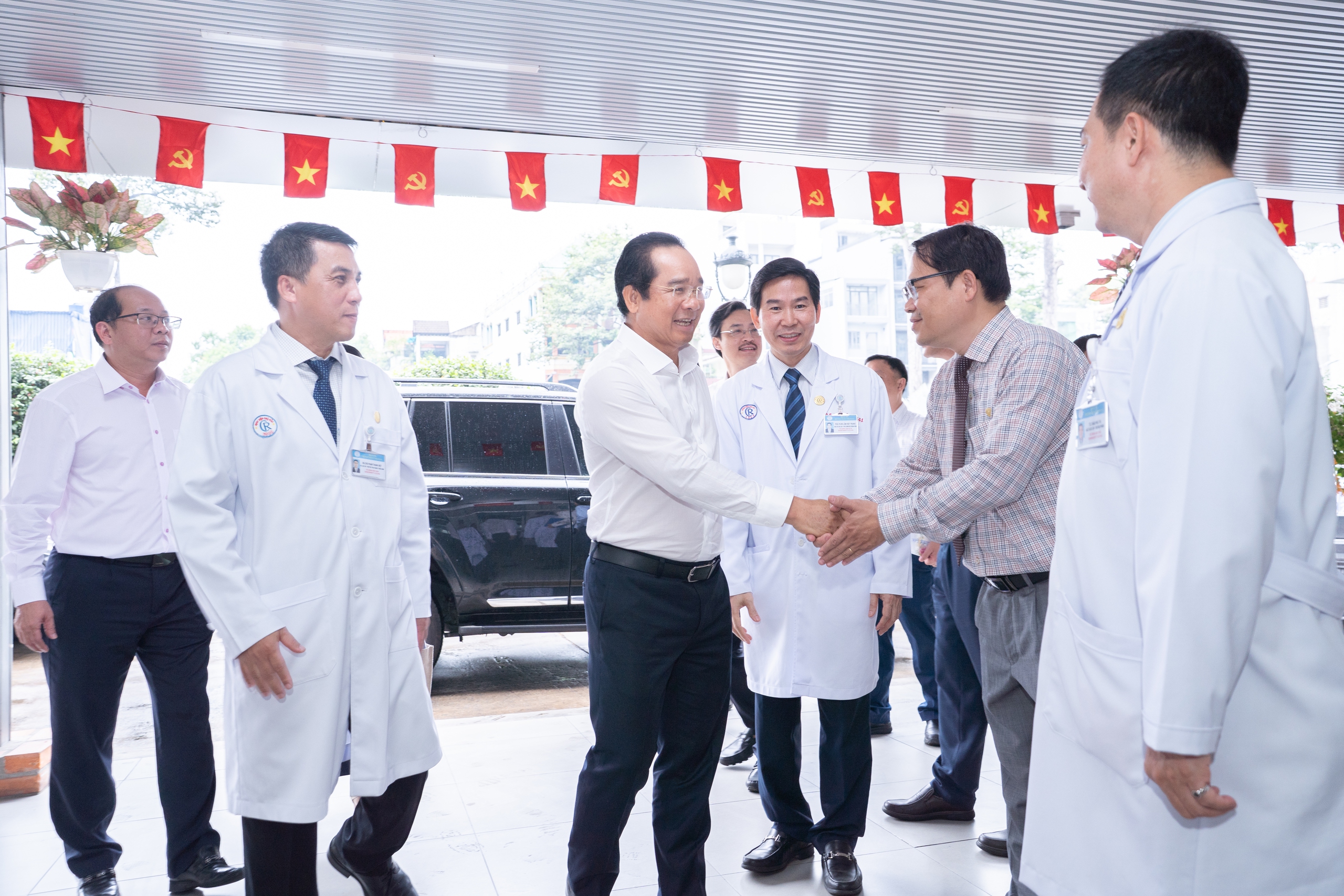 Chủ tịch Nguyễn Văn Được nhấn mạnh y tế là trụ cột cho TP . HCM trở thành siêu đô thị - Ảnh 1. Chủ tịch Nguyễn Văn Được nhấn mạnh y tế là trụ cột cho TP . HCM trở thành siêu đô thị - Ảnh 1.