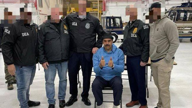 Vụ bắt giữ Cựu Tổng thống Maduro: Luật sư yêu cầu hủy cáo trạng vì bị Mỹ “siết” nguồn tiền - Ảnh 1.