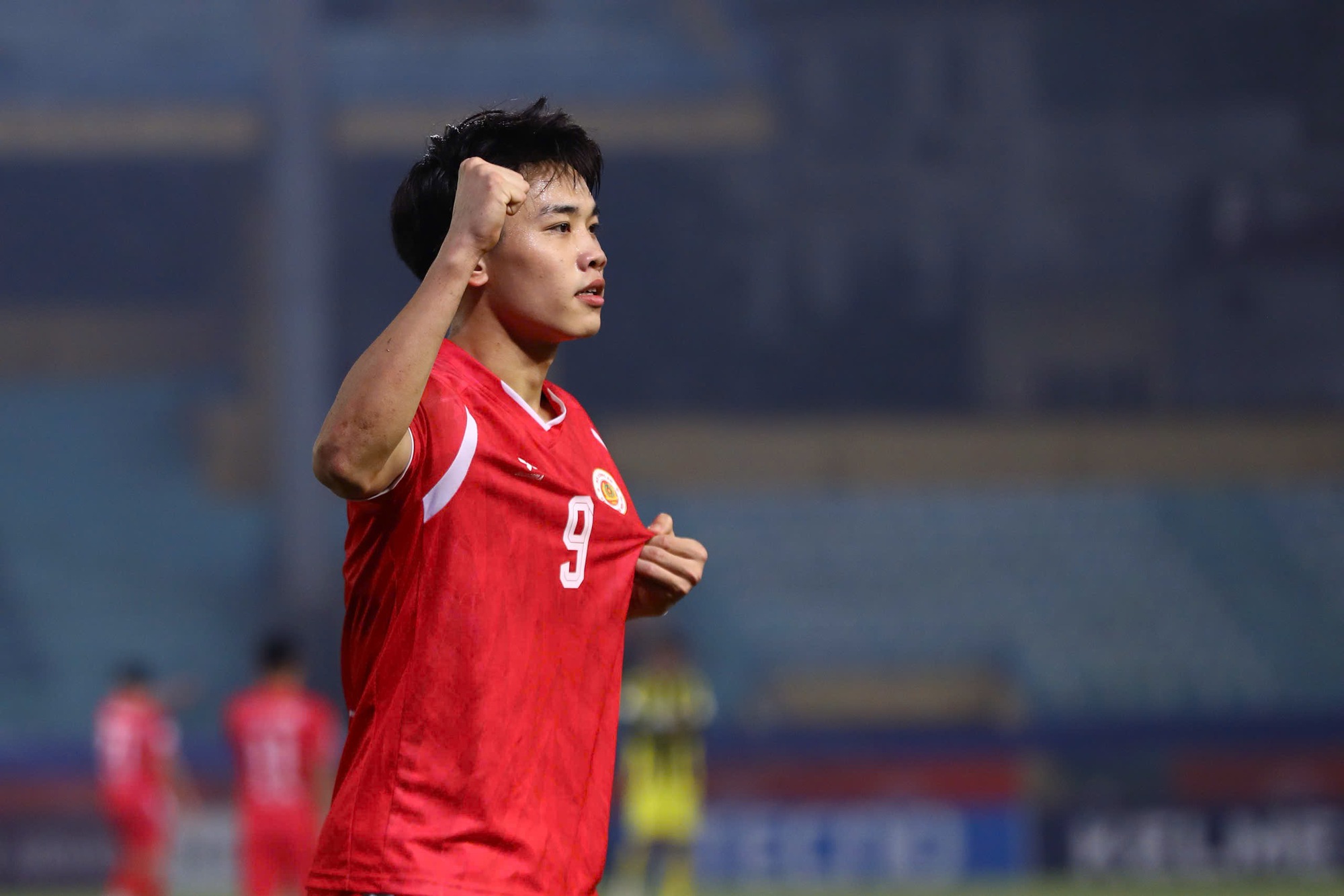 ‘Quần đùi áo số hợp với Bắc hơn mọi người nhỉ’- Ảnh 1.