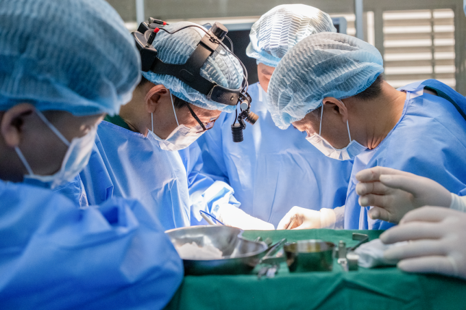 10 giờ mổ cứu ca ung thư hốc mũi chưa từng có