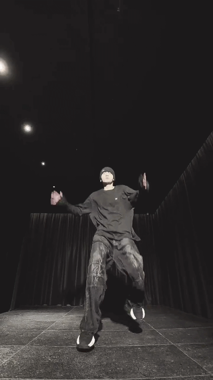 12 giây nổi bão của 