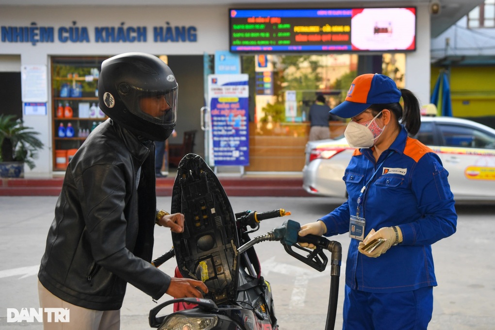 17 cửa hàng xăng dầu tạm dừng bán, Hà Nội kiến nghị nóng - 1