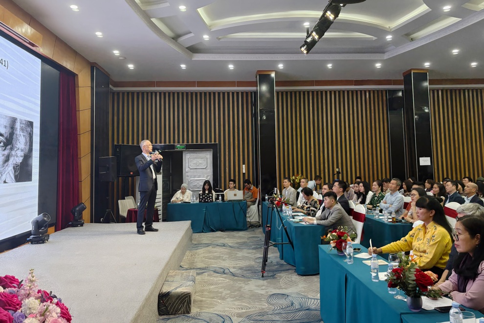 Tiến sĩ Nguyễn Tường Bách và góc nhìn về áp lực hoàn thiện bản thân - 3