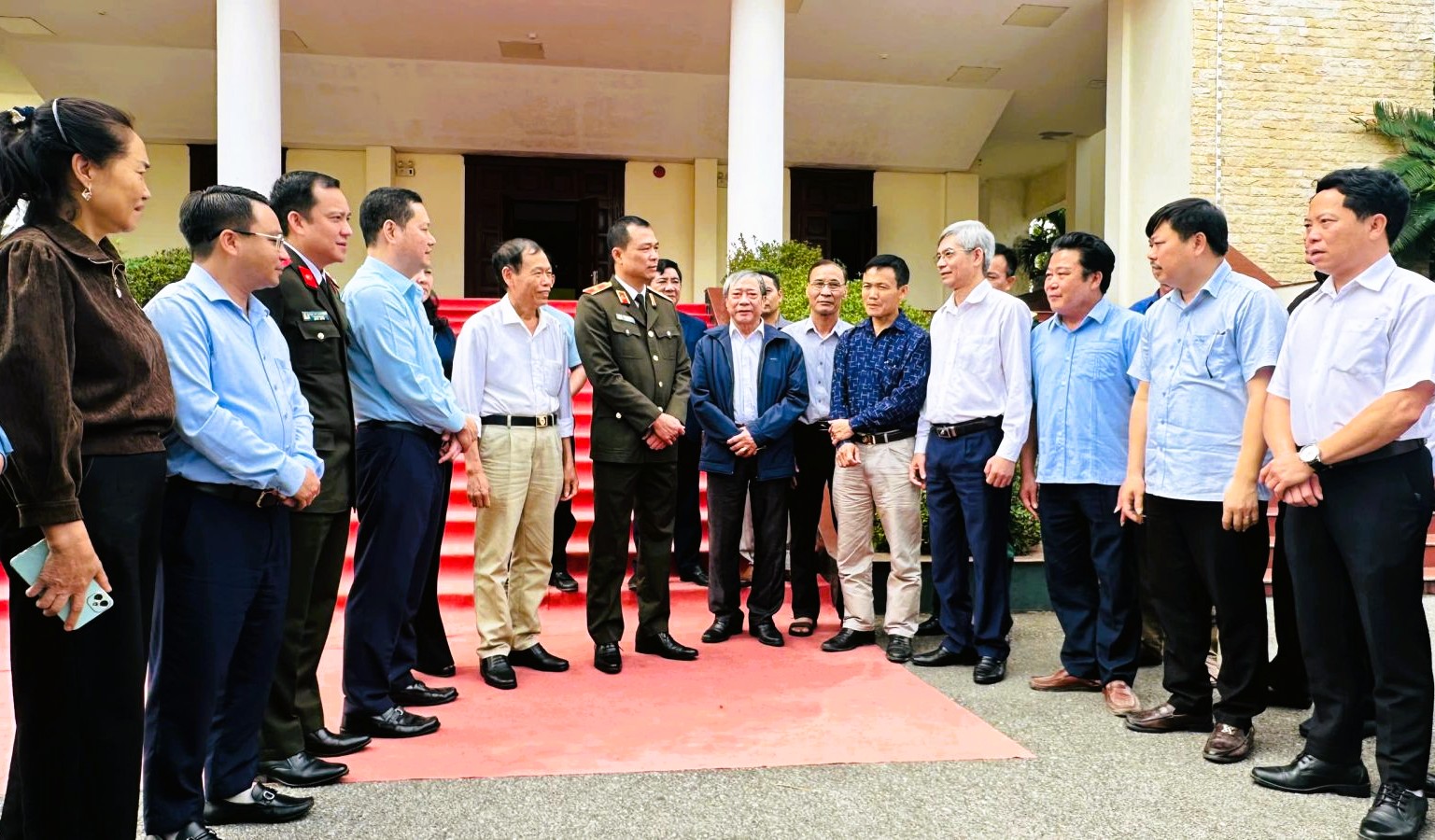 Ứng viên đại biểu HĐND tỉnh 3 Ứng viên đại biểu HĐND tỉnh - Thiếu tướng Tô Anh Dũng: Kiên quyết đấu tranh với các loạt tội phạm - Ảnh 3.