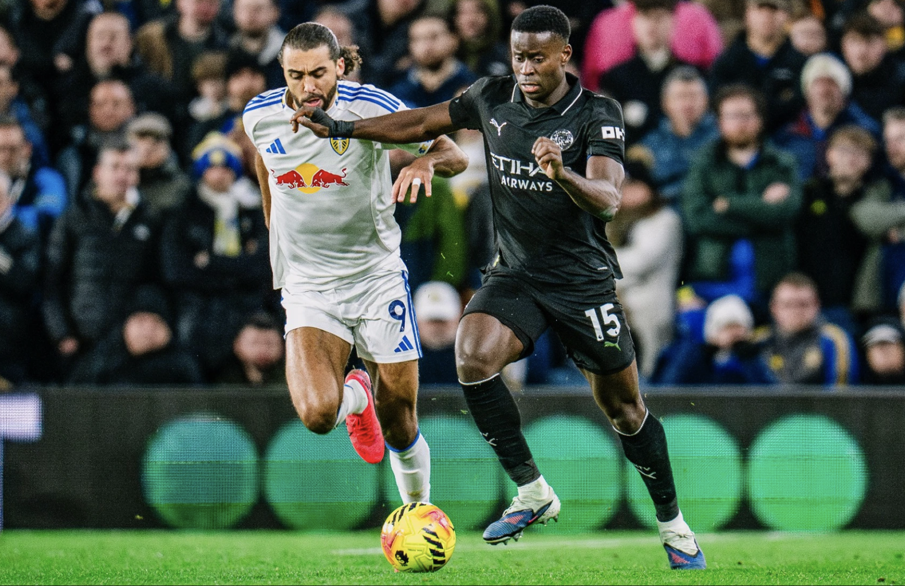 Nhọc nhằn đánh bại Leeds United, Man City bám đuổi ngôi đầu Ngoại hạng - Ảnh 2.