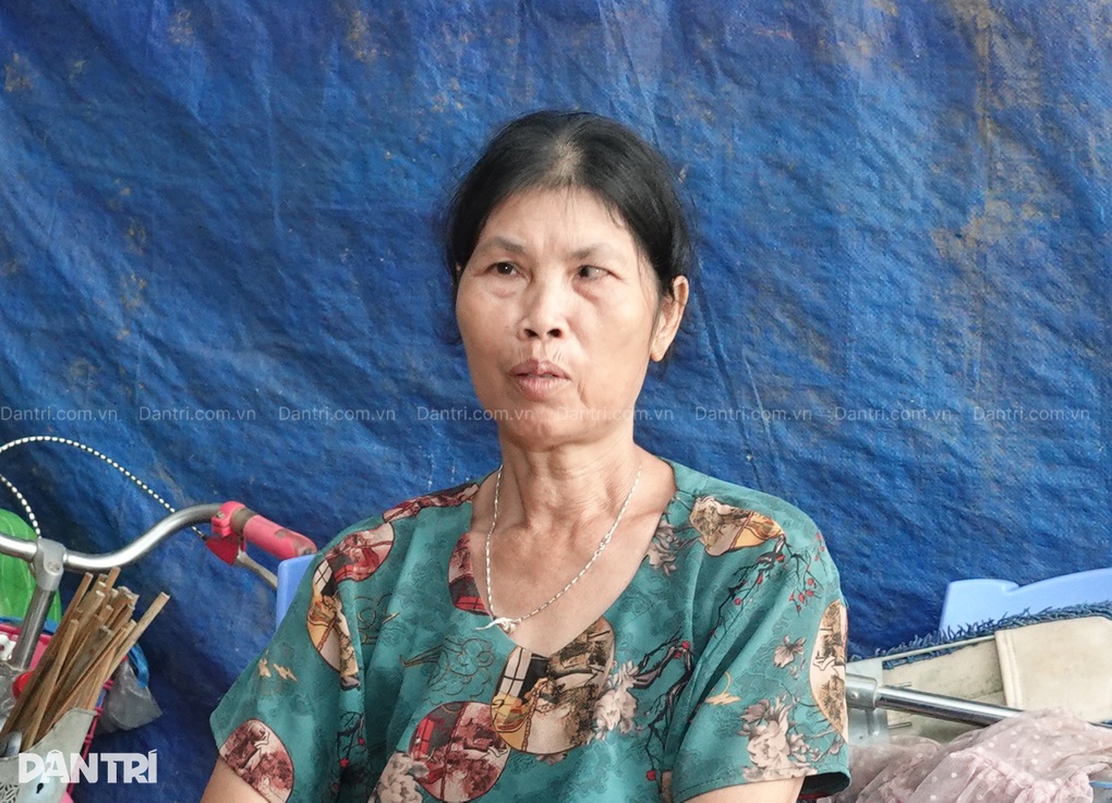 Người phụ nữ hỏng 1 mắt gồng mình nuôi chồng và con gái tâm thần - 4