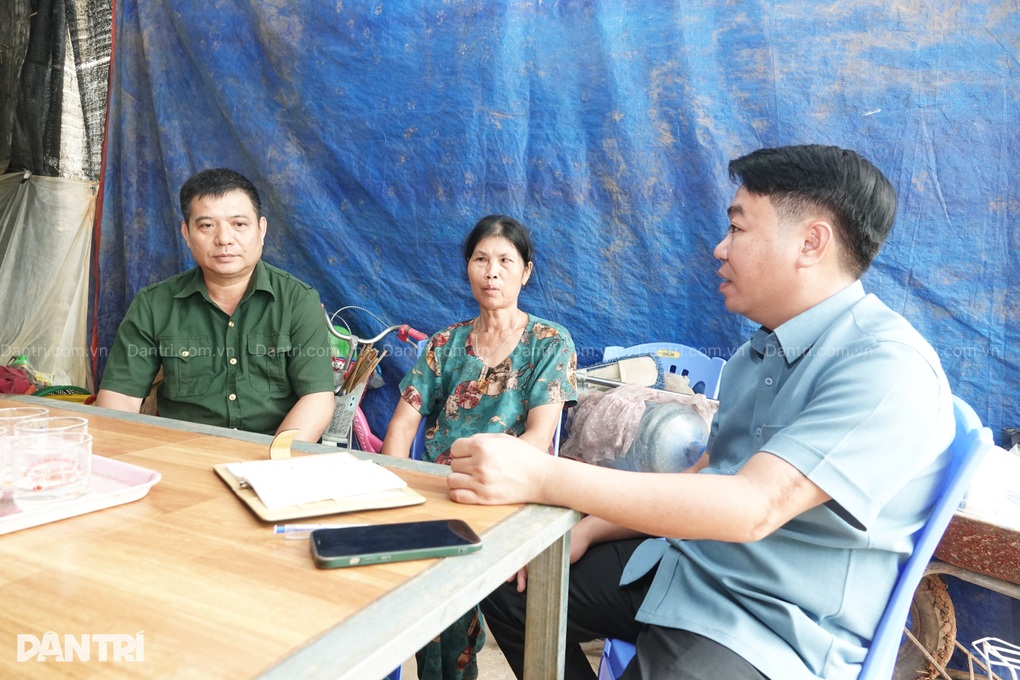 Người phụ nữ hỏng 1 mắt gồng mình nuôi chồng và con gái tâm thần - 5