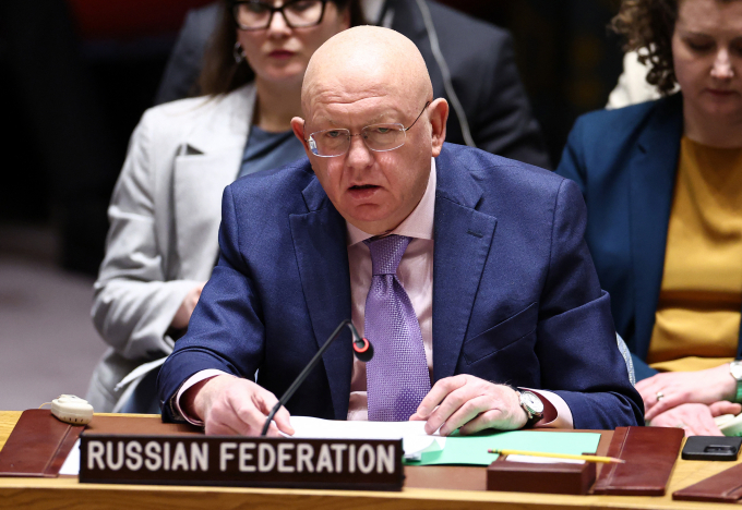 Đại sứ Nga tại Liên Hợp Quốc Vassily Nebenzia tại phiên họp khẩn của Hội đồng Bảo an ở New York ngày 28/2. Ảnh: AFP