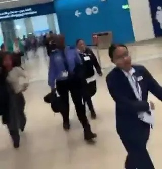 Tên lửa Iran dội xuống Tên lửa Iran dội xuống