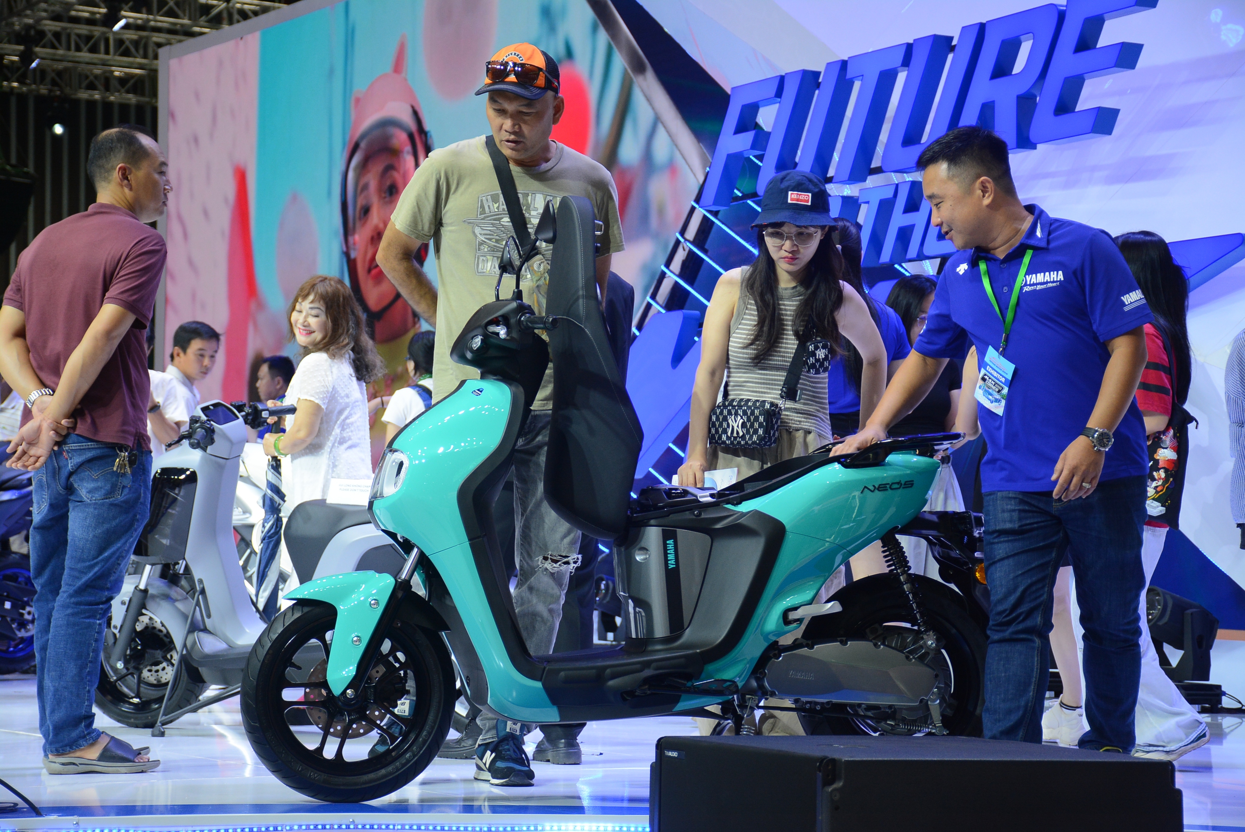 Sau Tết, xe máy điện tại Việt Nam rầm rộ ưu đãi giảm giá bán - Ảnh 3.