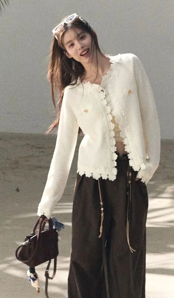 Cardigan, thiết kế áo khoác mỏng hữu dụng lúc giao mùa- Ảnh 7.