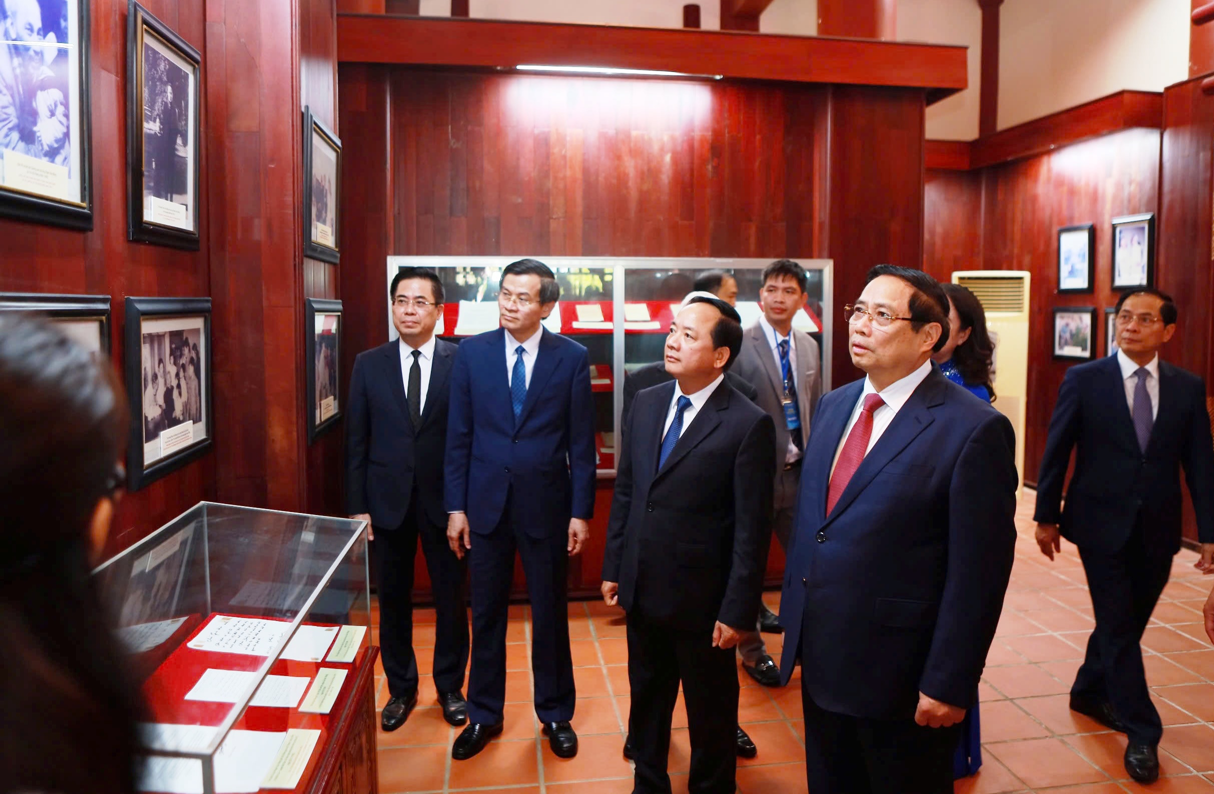 Thủ tướng dự Lễ kỷ niệm 120 năm ngày sinh cố Thủ tướng Phạm Văn Đồng - Ảnh 3.