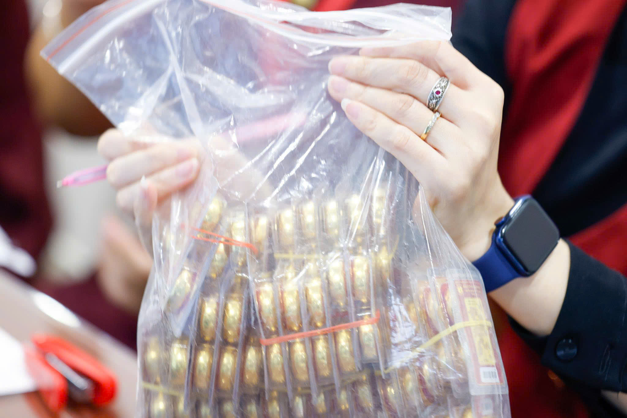 Giá vàng tự do tăng liên tục - Ảnh 6.