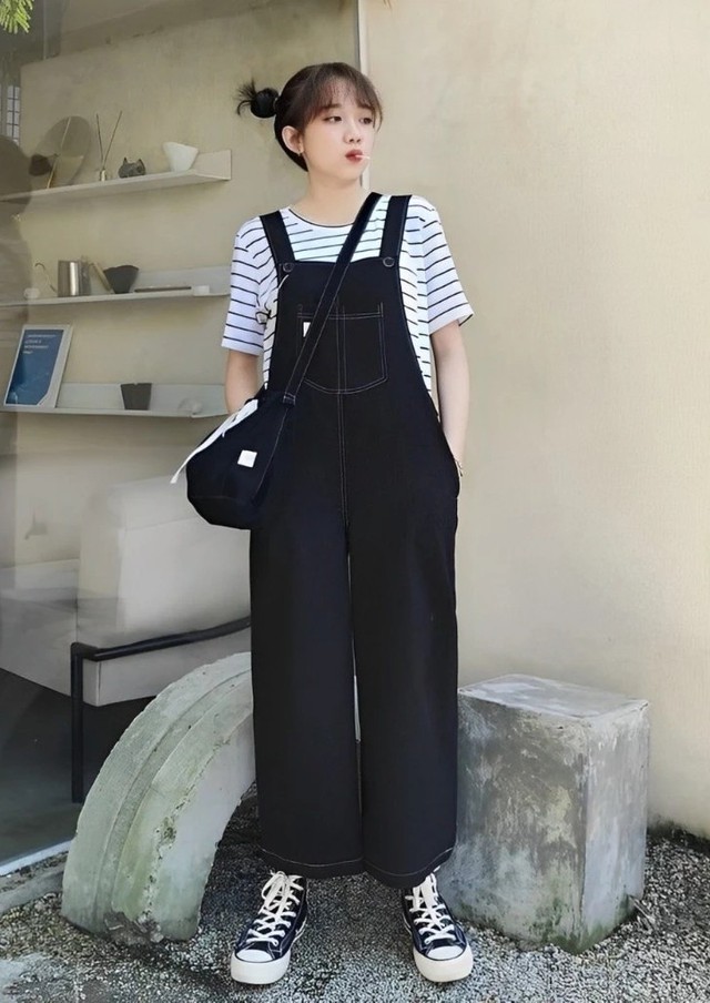 Nét đẹp thanh xuân cùng những chiếc quần, váy yếm- Ảnh 3. Nét đẹp thanh xuân cùng những chiếc quần, váy yếm- Ảnh 3.