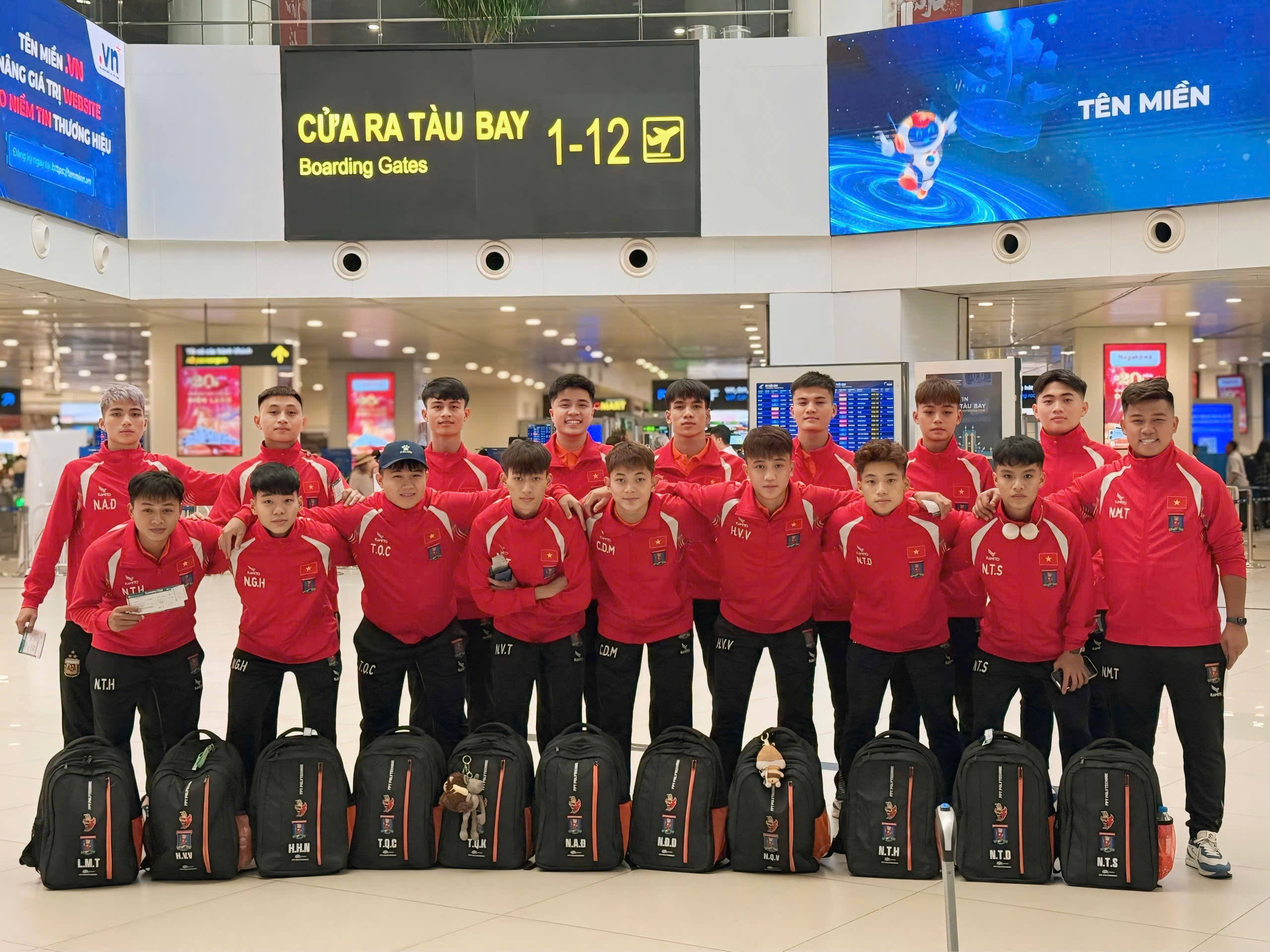 Đội bóng do cựu sao HAGL Trần Hữu Đông Triều dẫn dắt sớm đến Nha Trang- Ảnh 4. Đội bóng do cựu sao HAGL Trần Hữu Đông Triều dẫn dắt sớm đến Nha Trang- Ảnh 4.