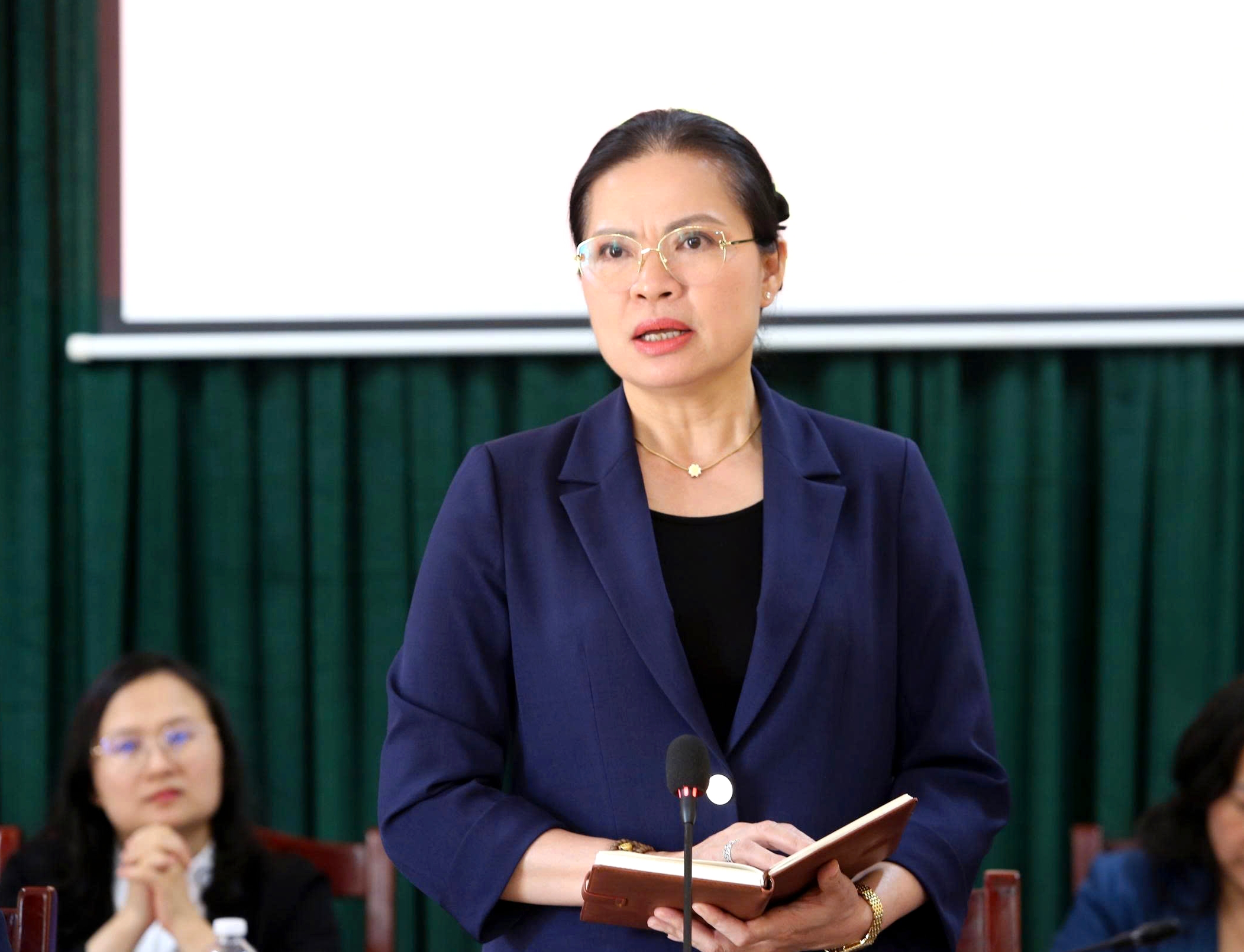 Kiến nghị Quốc hội ban hành cơ chế, chính sách hợp lòng dân 3 Bà Hà Thị Nga: Kiến nghị Quốc hội ban hành cơ chế, chính sách hợp lòng dân - Ảnh 3.