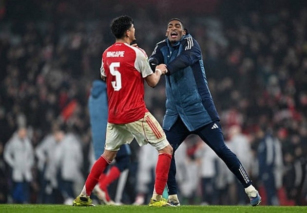 Arsenal “lép vế” trong đội hình kết hợp với Chelsea 5 Arsenal “lép vế” trong đội hình kết hợp với Chelsea - Ảnh 5.