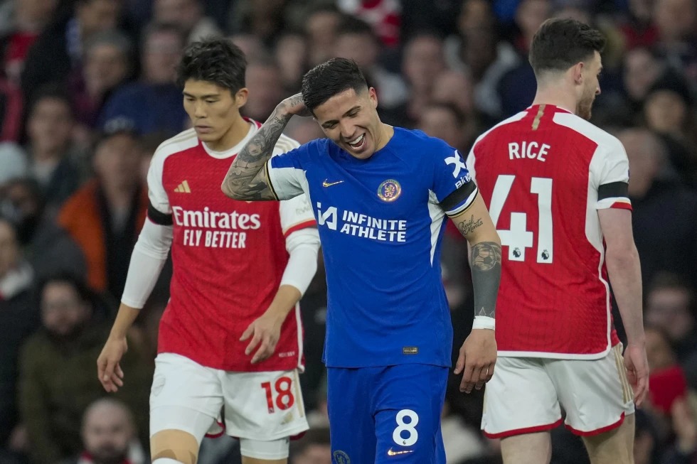 Arsenal “lép vế” trong đội hình kết hợp với Chelsea 8 Arsenal “lép vế” trong đội hình kết hợp với Chelsea - Ảnh 8.