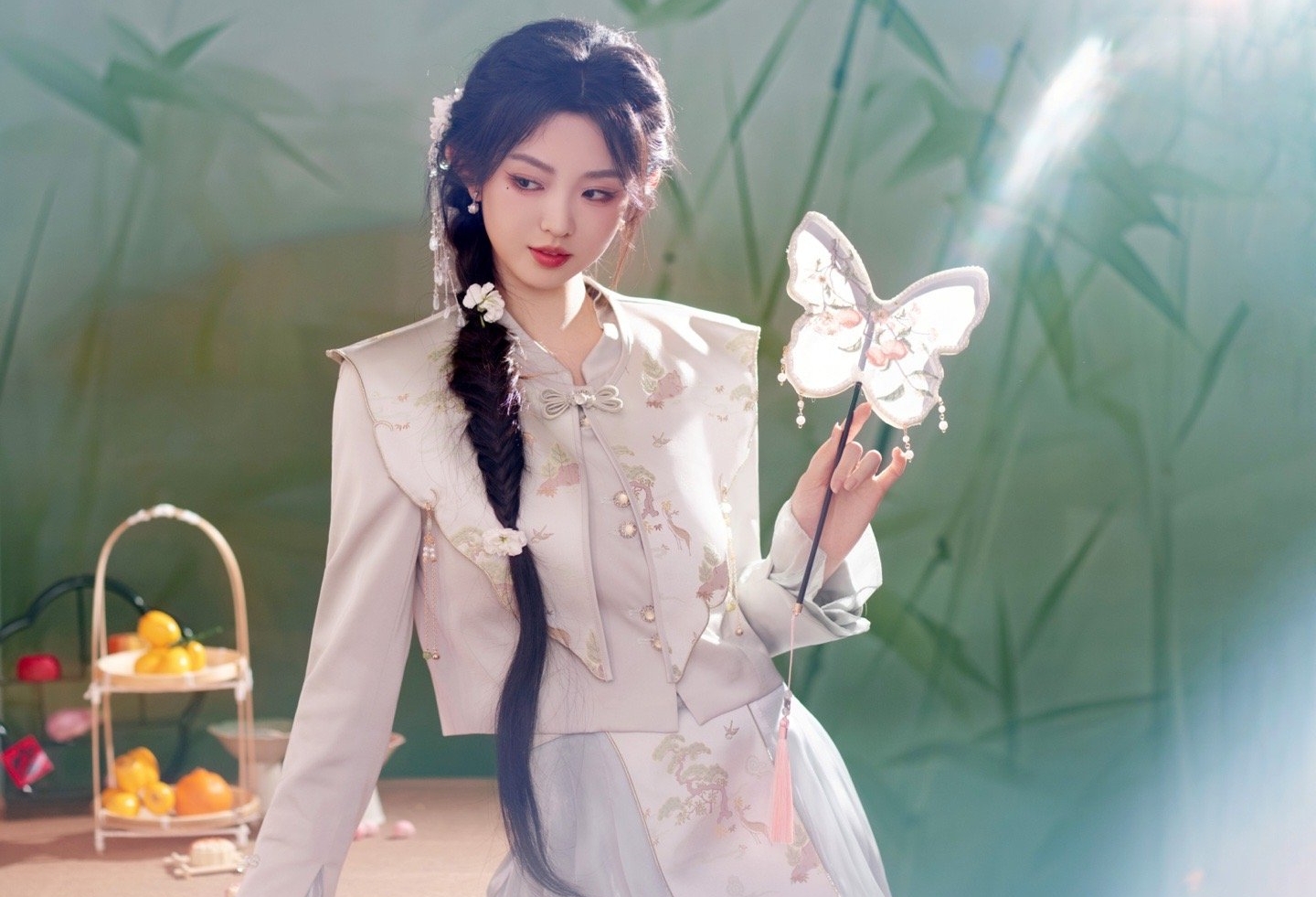 Lần đầu có phim ngôn tình mới chiếu 3 ngày đã đạt 1 tỷ view, nữ chính là thiên kim tiểu thư đẹp sang quá đỗi- Ảnh 4.