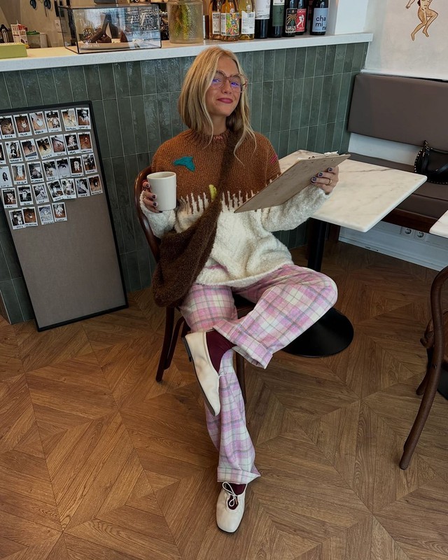 Mùa mốt năm nay, kiểu quần này đang dần thay thế quần denim 5 Mùa mốt năm nay, kiểu quần này đang dần thay thế quần denim - Ảnh 5.