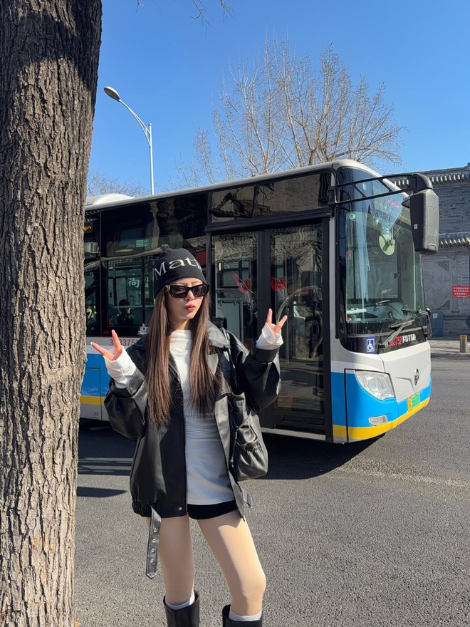 Áo khoác da và công thức phối màu cho phái đẹp- Ảnh 2. Áo khoác da và công thức phối màu cho phái đẹp- Ảnh 2.