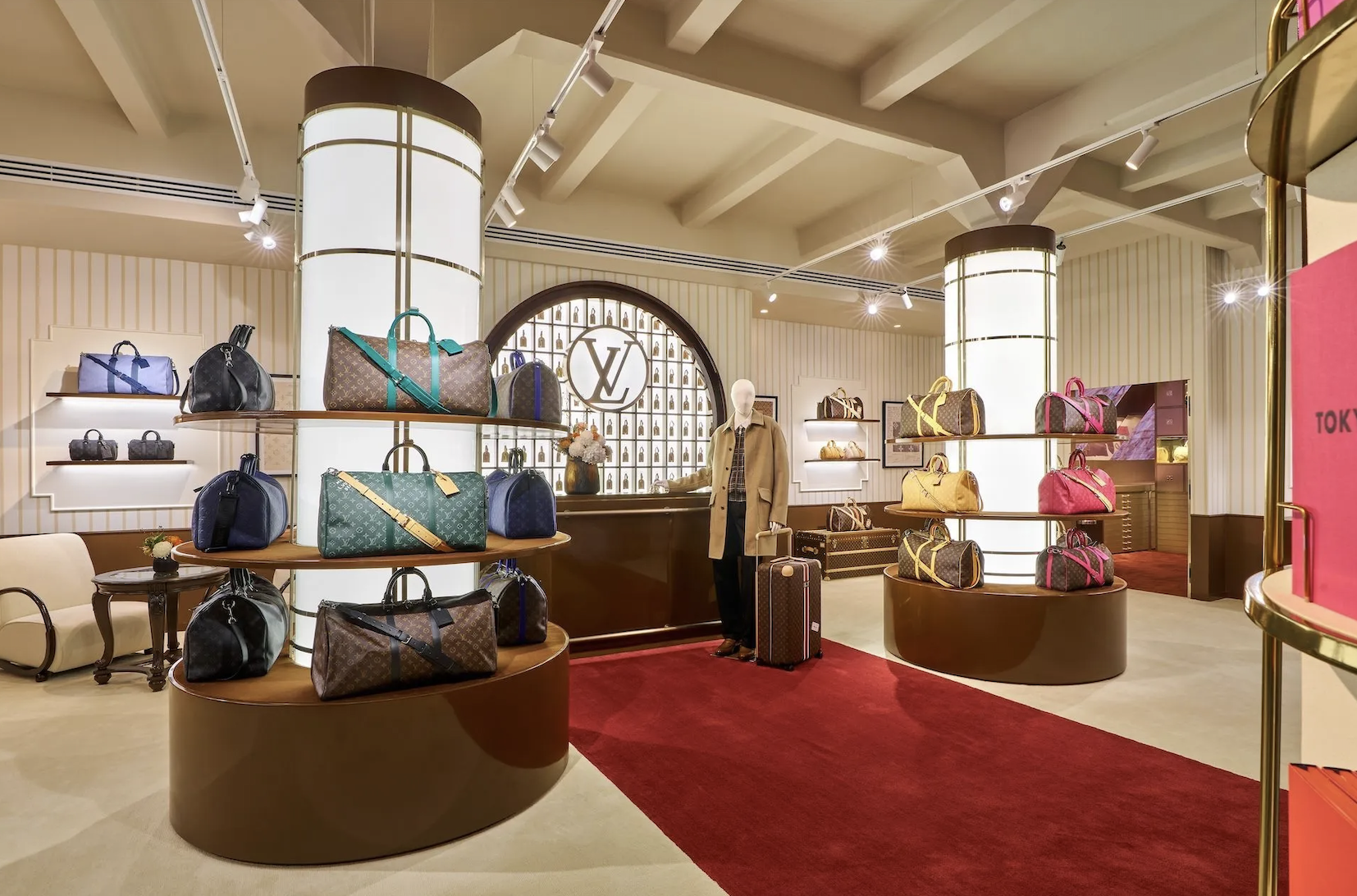 Khách sạn Louis Vuitton đầu tiên đón HIEUTHUHAI làm khách VIP nhưng vì sao không cho ngủ qua đêm?- Ảnh 5.