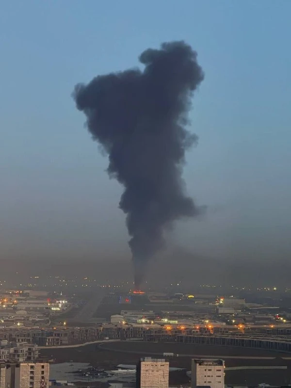 Nổ lớn tại căn cứ quân sự Mỹ ở TP Erbil (Iraq) ngày 1-3. Ảnh: PRESS TV 2.jpg