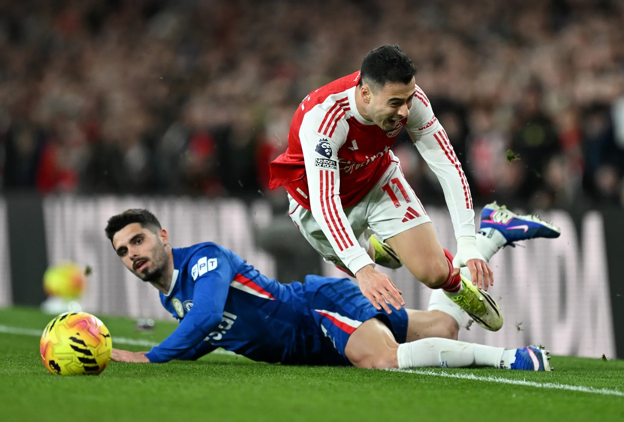 Thẻ đỏ, bóng chết và sai lầm chiến thuật khiến Chelsea trả giá - Ảnh 2.